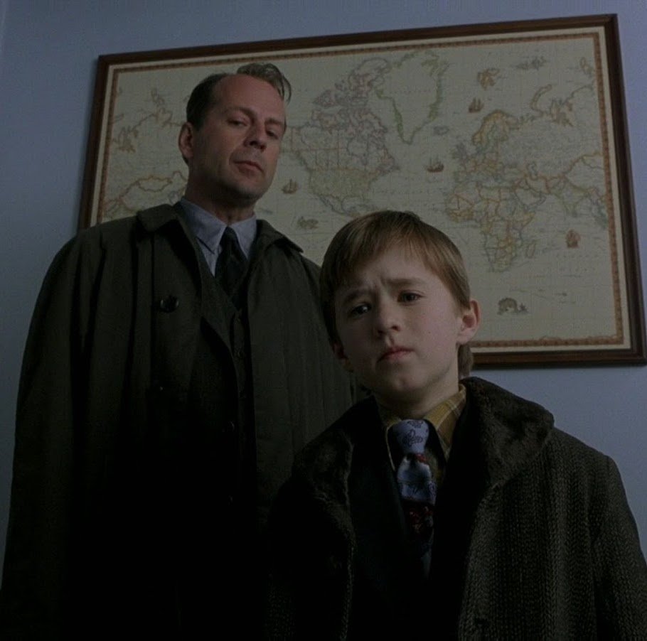 Bruce Willis as Malcolm Crowe, Haley Joel Osment as Cole Sear in The Sixth Sense