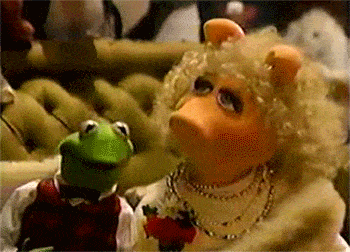 Miss Piggy and Kermit the Frog in The Muppets 