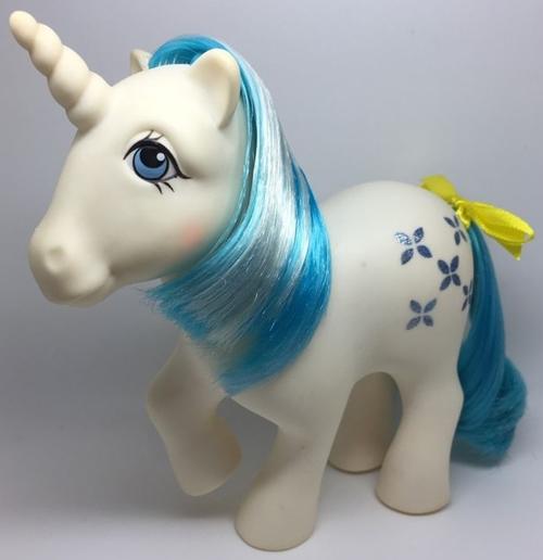 The Majesty ponies were released as part of the Generation 1 line. They have white bodies with a blue mane.