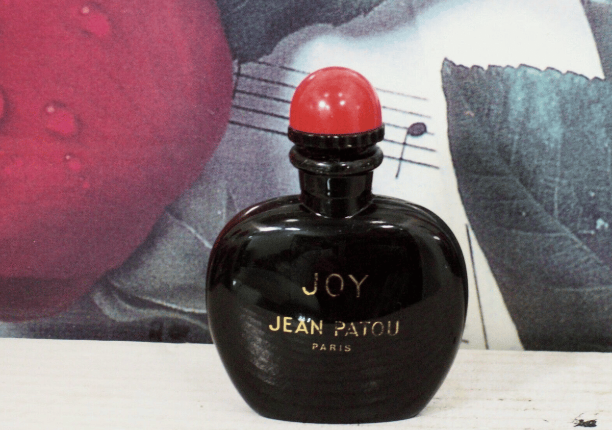 These Are The 15 Most Iconic 80s Perfume Bottles